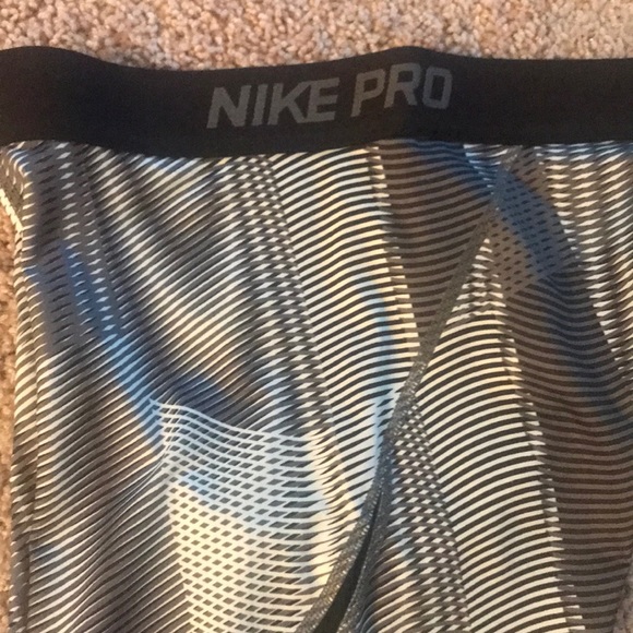 Nike Pro Leggings - Picture 4 of 7
